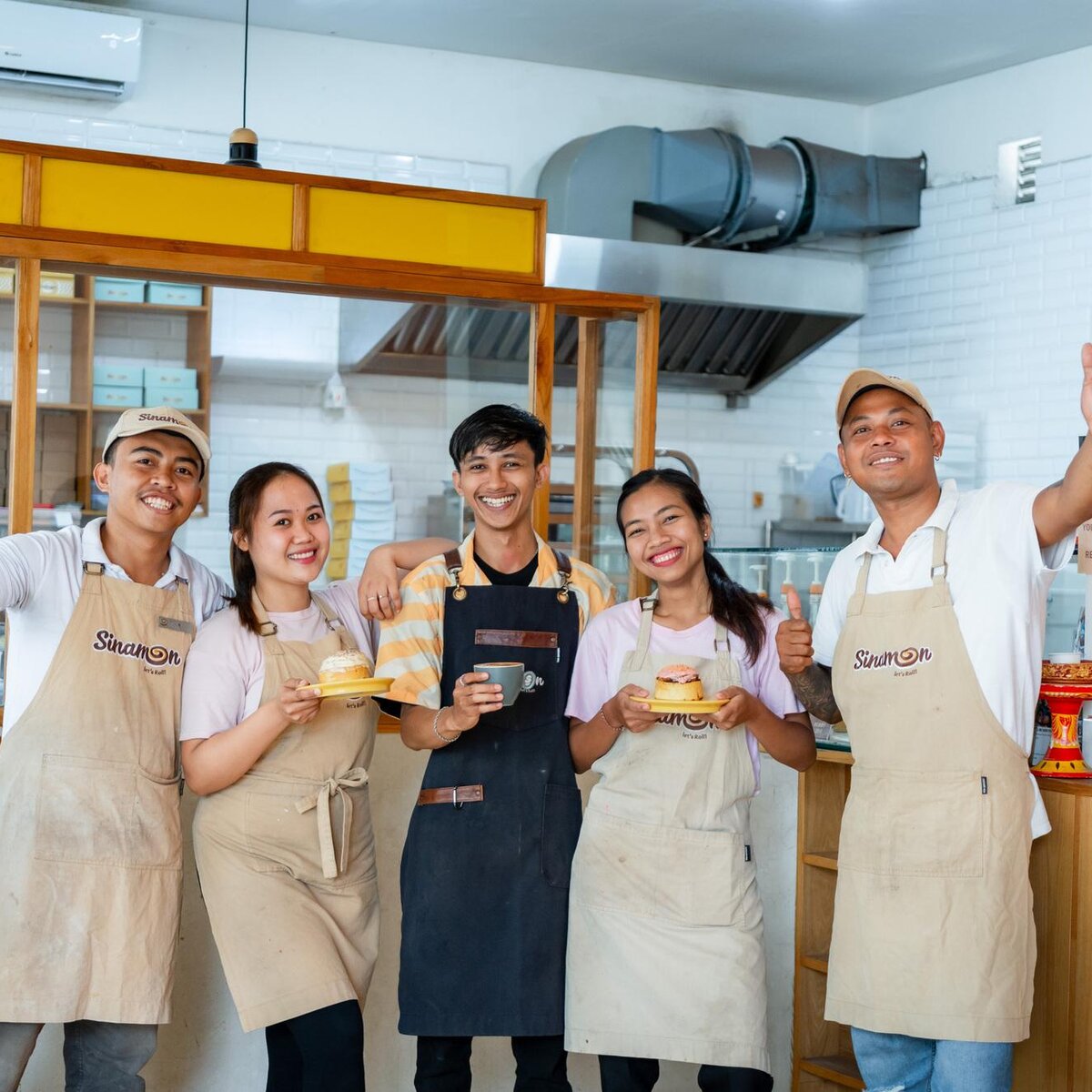 Fresh cinnamon rolls at Sinamon Bali